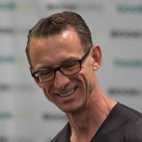 Chuck Palahniuk Quiz: questions and answers