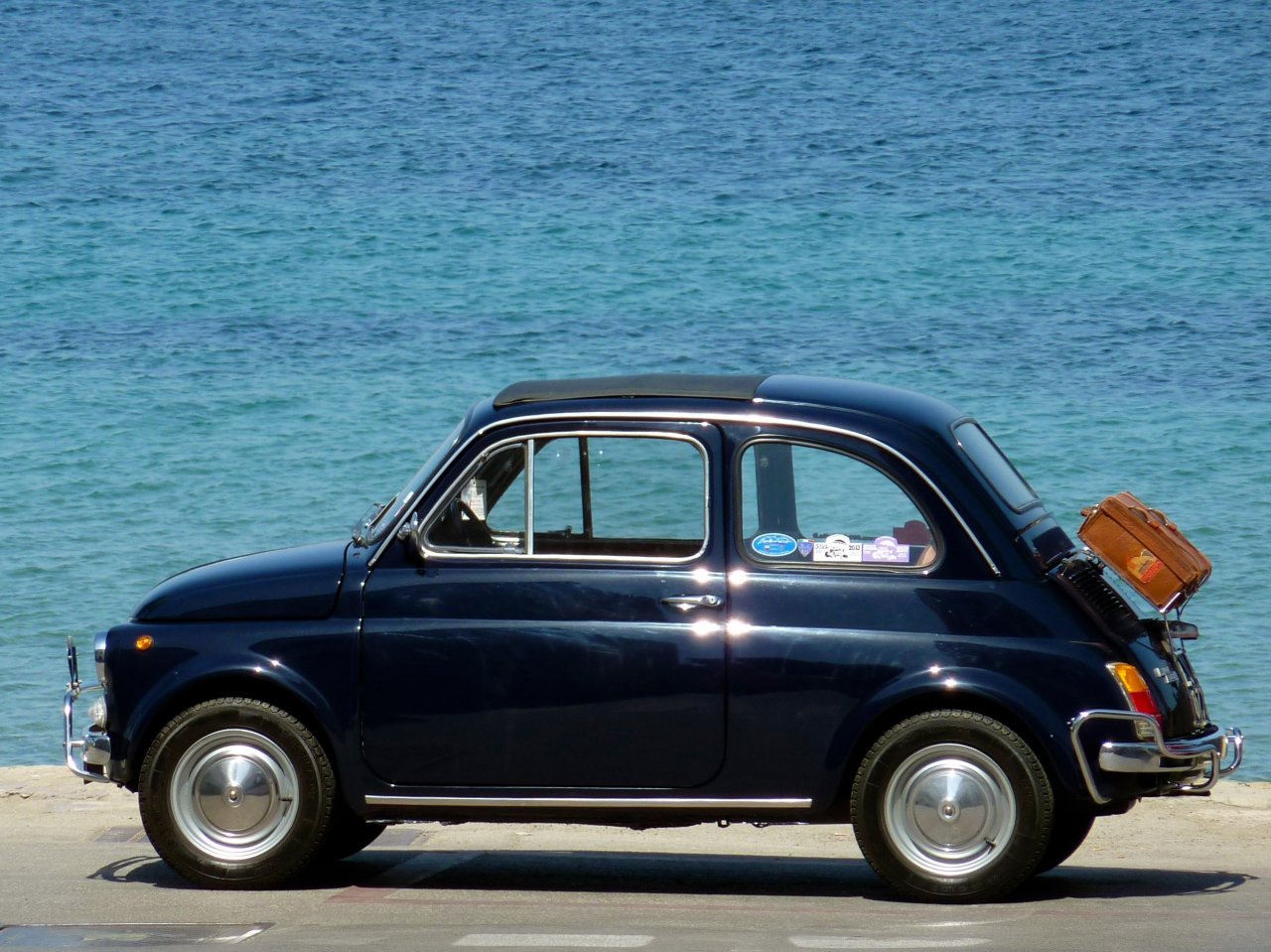 Fiat at the seaside jigsaw puzzle