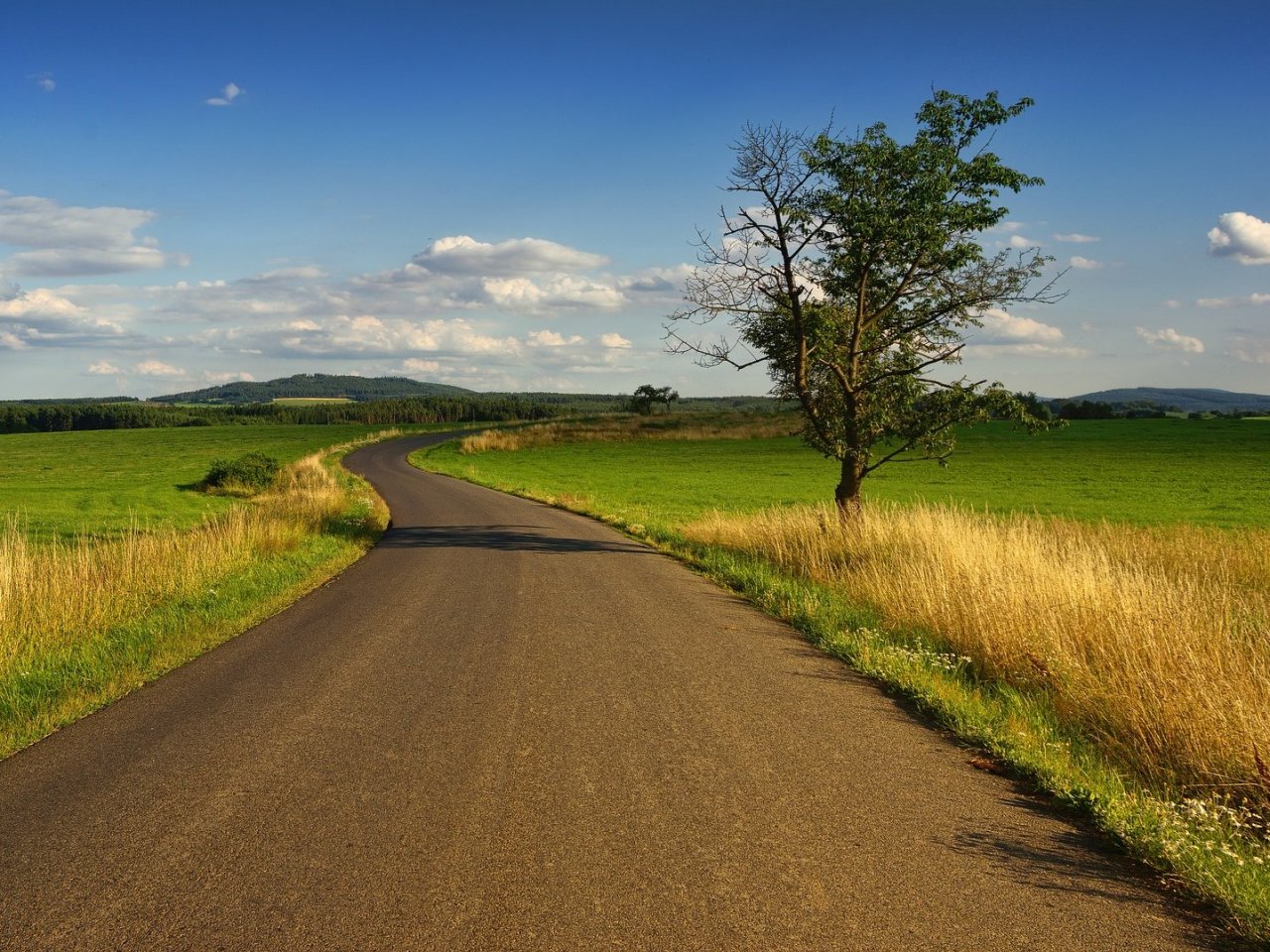 Countryside road jigsaw puzzle