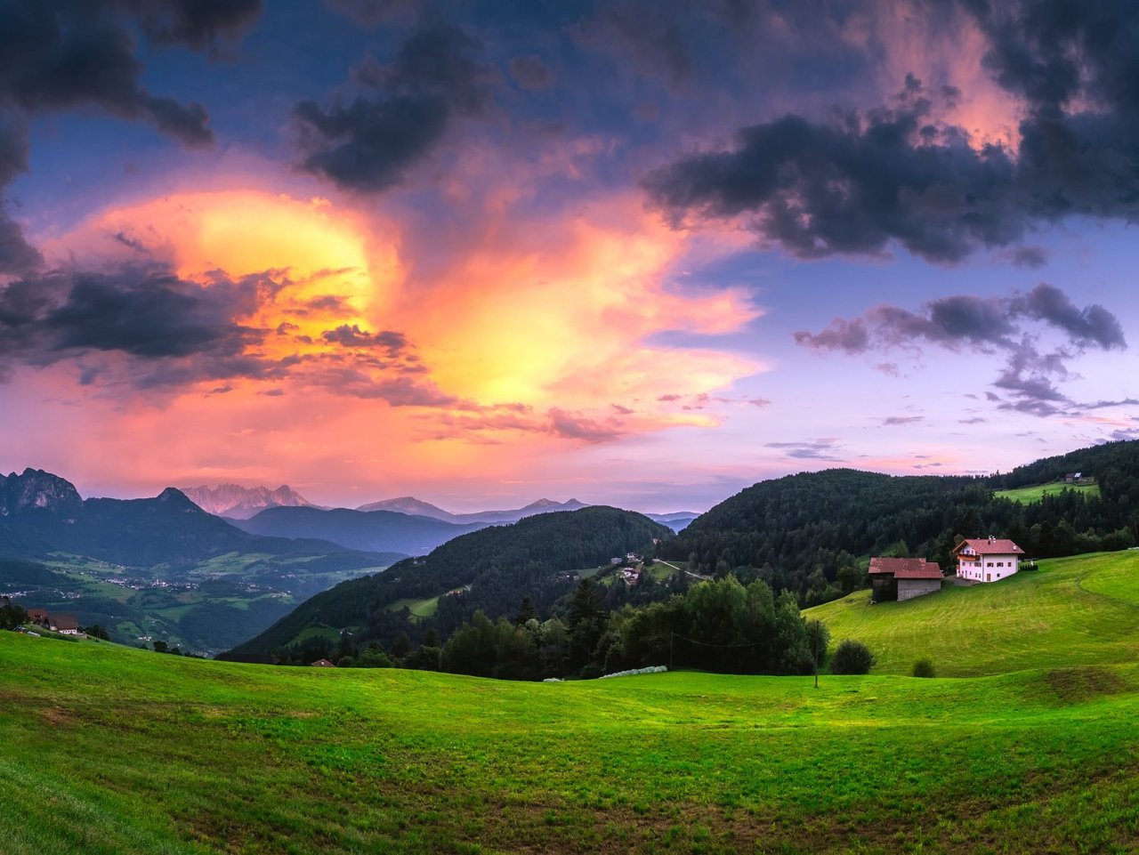 Italian Valley Online Jigsaw Puzzle