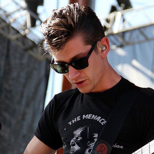 How to recreate Alex Turner's pompadour at home by yourself